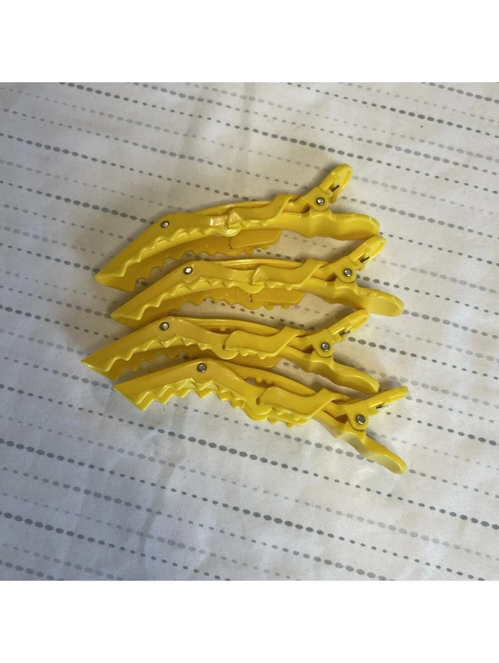 Drybar Hair Clips Hair Claws, Hold Me, 4 Total - Excellent Condition